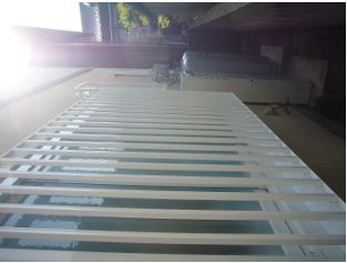 下部の配管カバーがあると、温水配管が見えず、スッキリします。